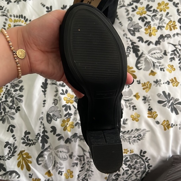 American Rag Heels 👠 - Picture 2 of 7